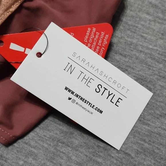 IN THE STYLE Color Block Monokini One Piece High Cut O-Ring Cut Out Swimsuit - Picture 5 of 9